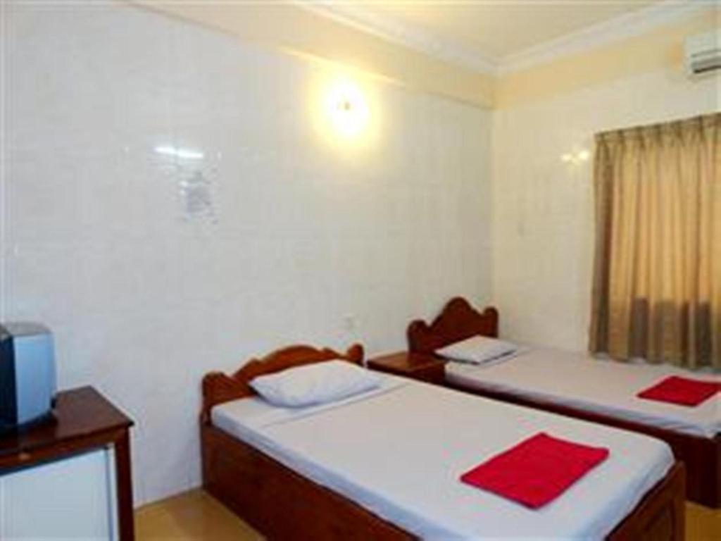 Lucky 2 Guesthouse Phnom-Penh Buitenkant foto