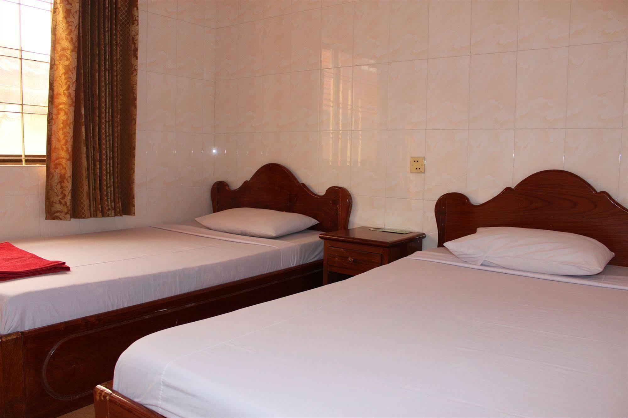 Lucky 2 Guesthouse Phnom-Penh Buitenkant foto
